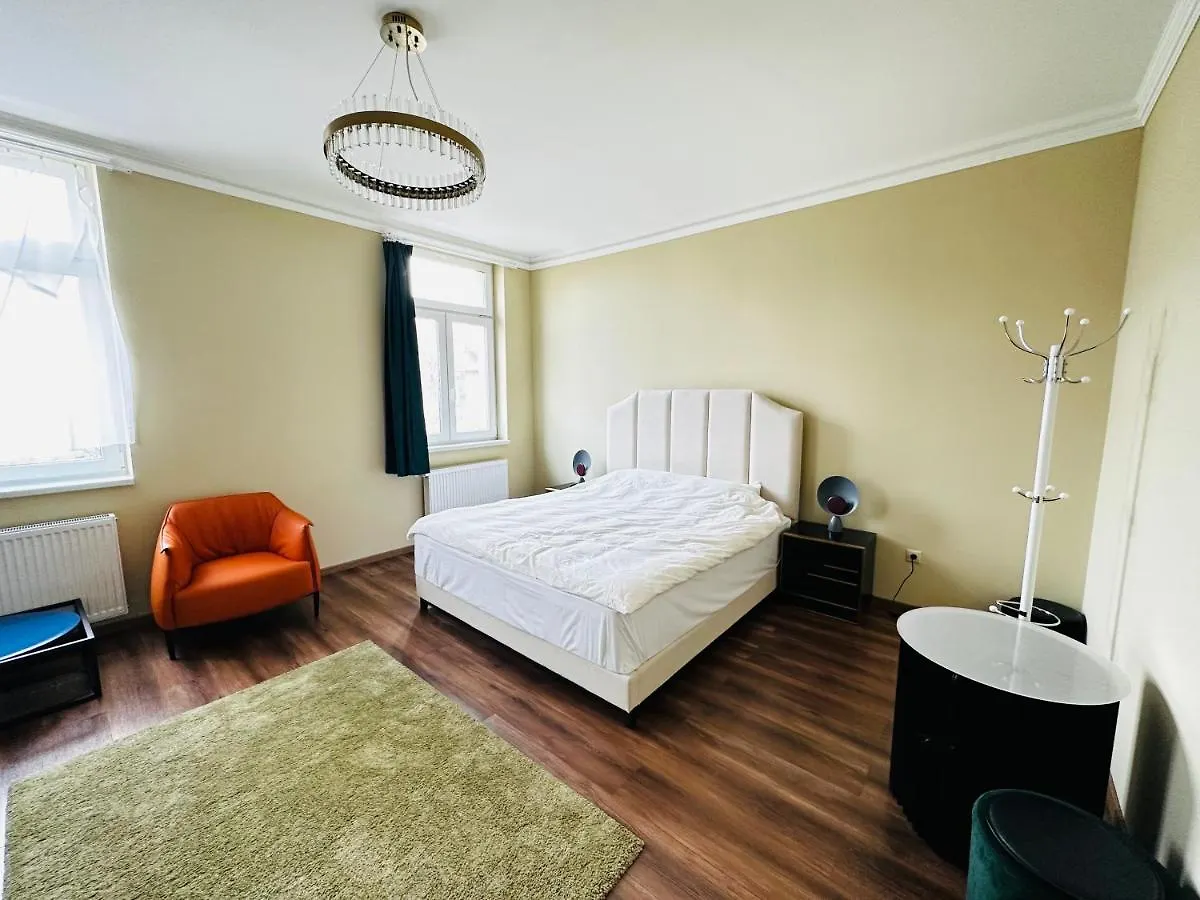 Krisztina 21 Apartment Будапешт 0*,
